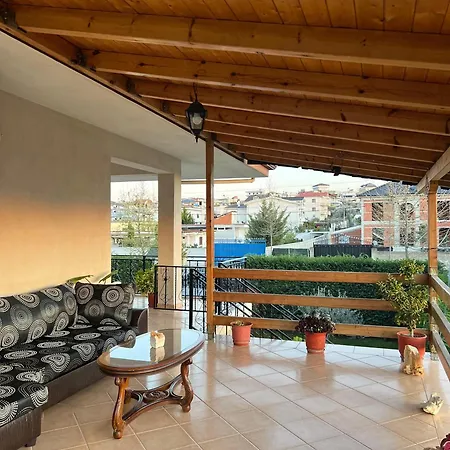 Cerpja Βίλα Kamez